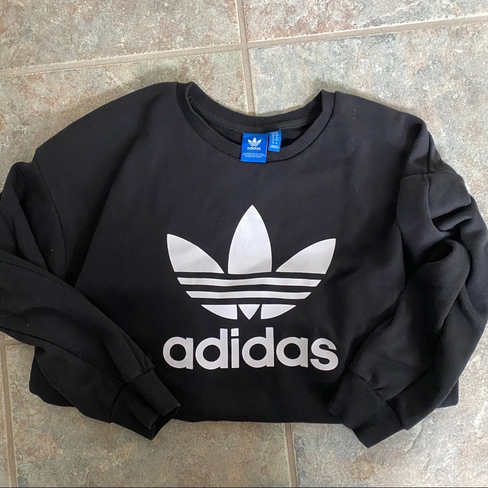 ❤️SOLD❤️ Black Adidas Sweatshirt